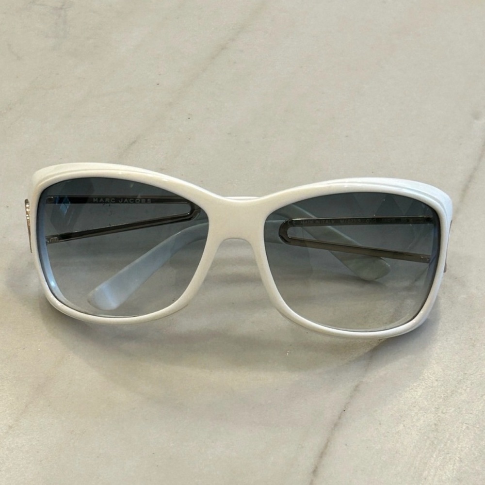 Marc Jacobs White Sunglasses (Like New)